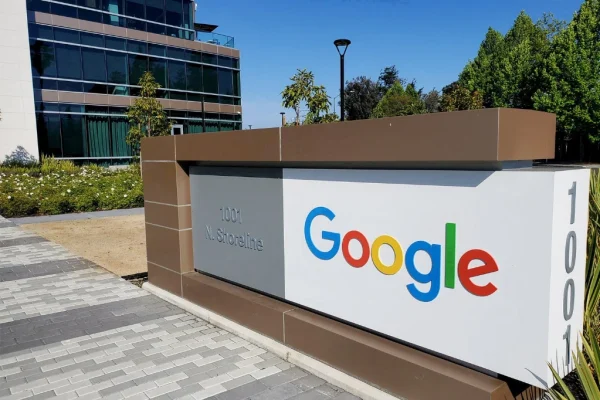 Приватні чати користувачів Claude потрапили в пошукову видачу Google